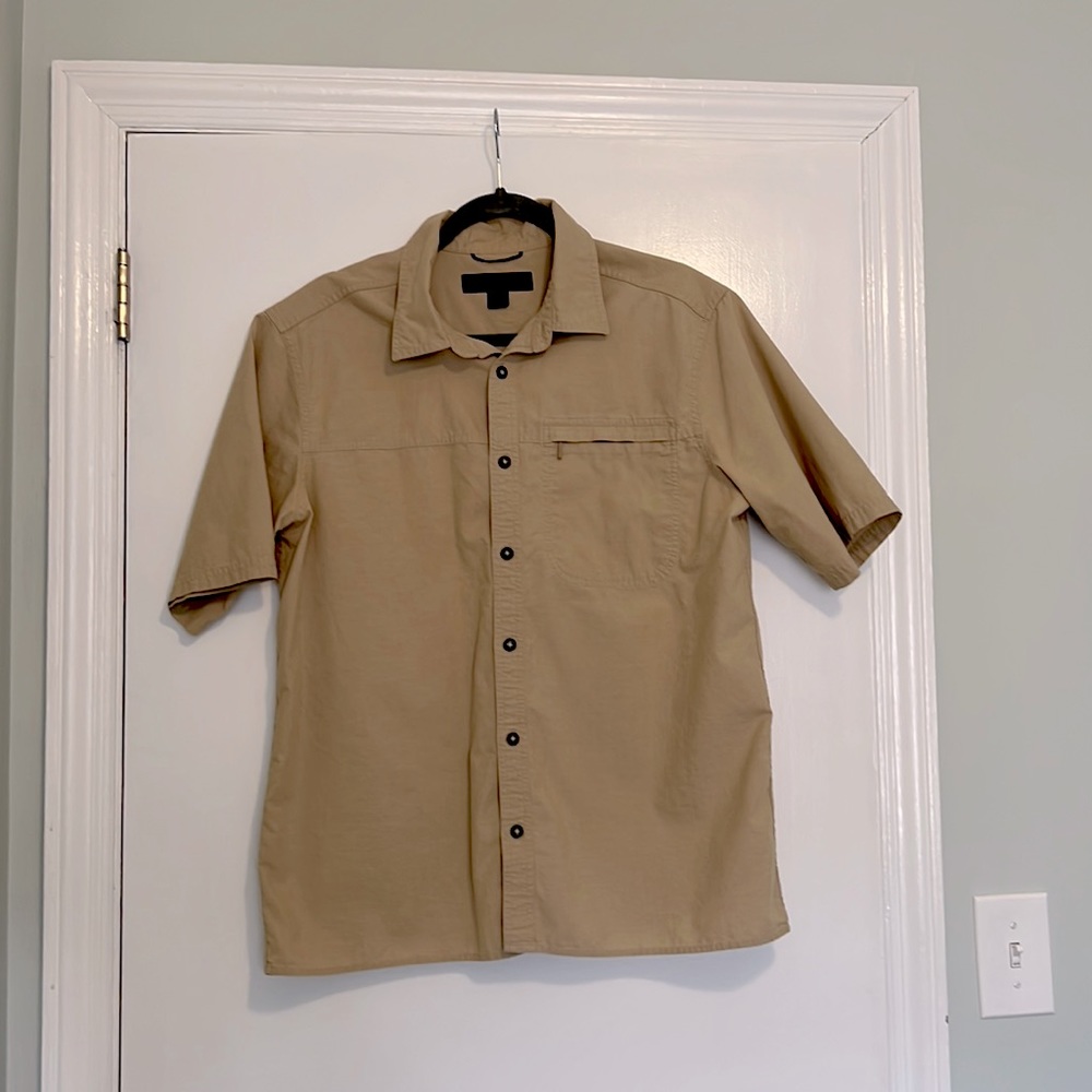 BARELY WORN Eastern Mountain Sports EMS Shirt